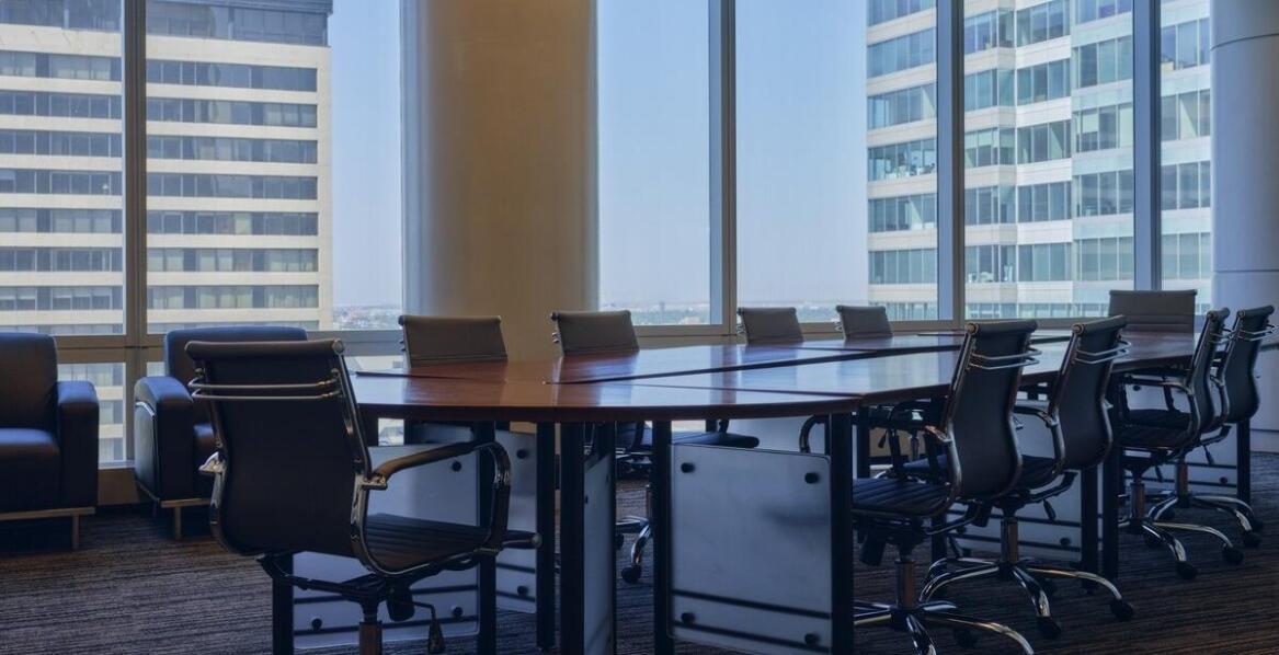 Wynajem sal konferencyjnych na godziny a oszczędność czasu i zasobów dla firmy