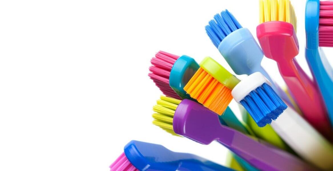 Nowoczesne rozwiązania w czyszczeniu butelek: zastosowanie szczotek do butelek.