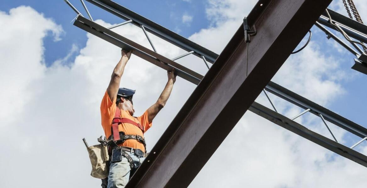 Wykonywanie stalowych konstrukcji a bezpieczeństwo i kontrola jakości