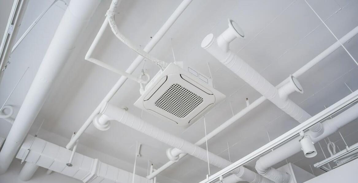 Jakie czynniki należy wziąć pod uwagę przy wyborze systemu wentylacyjnego w domu?