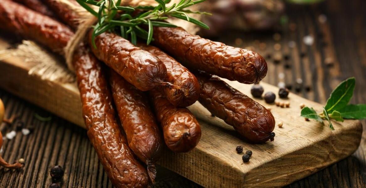 Rola jakościowej kontroli w produkcji tradycyjnych wędzonek