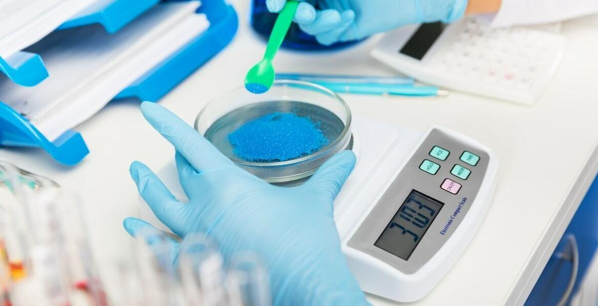 Rola analizy chemicznych czynników w projektowaniu bezpiecznego miejsca pracy