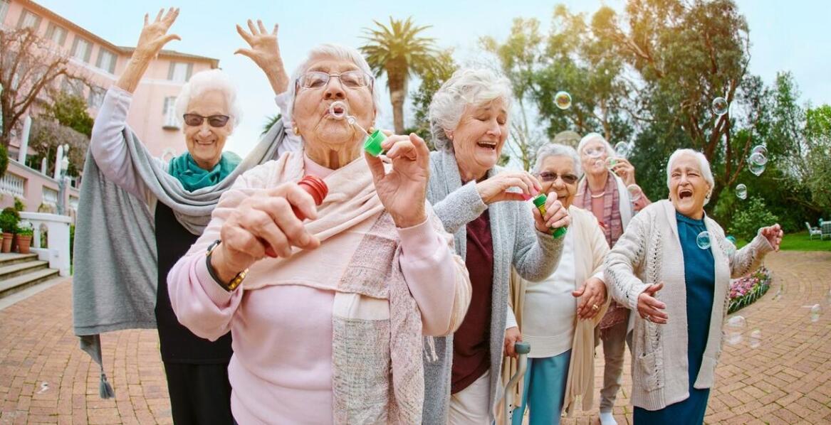 Znaczenie terapeutycznych programów w codziennym życiu seniorów