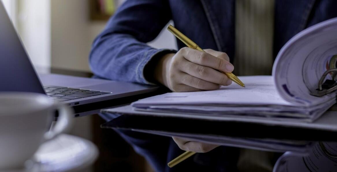 Jak bezpłatne doradztwo wpływa na jakość tłumaczeniowych usług?