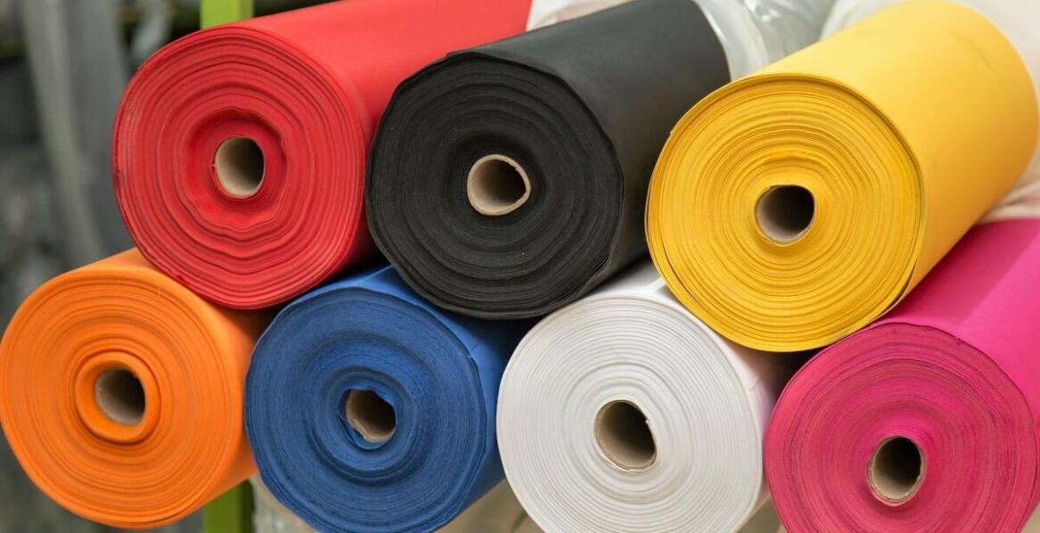 Jak małopolskie taśmy ułatwiają procesy magazynowania?