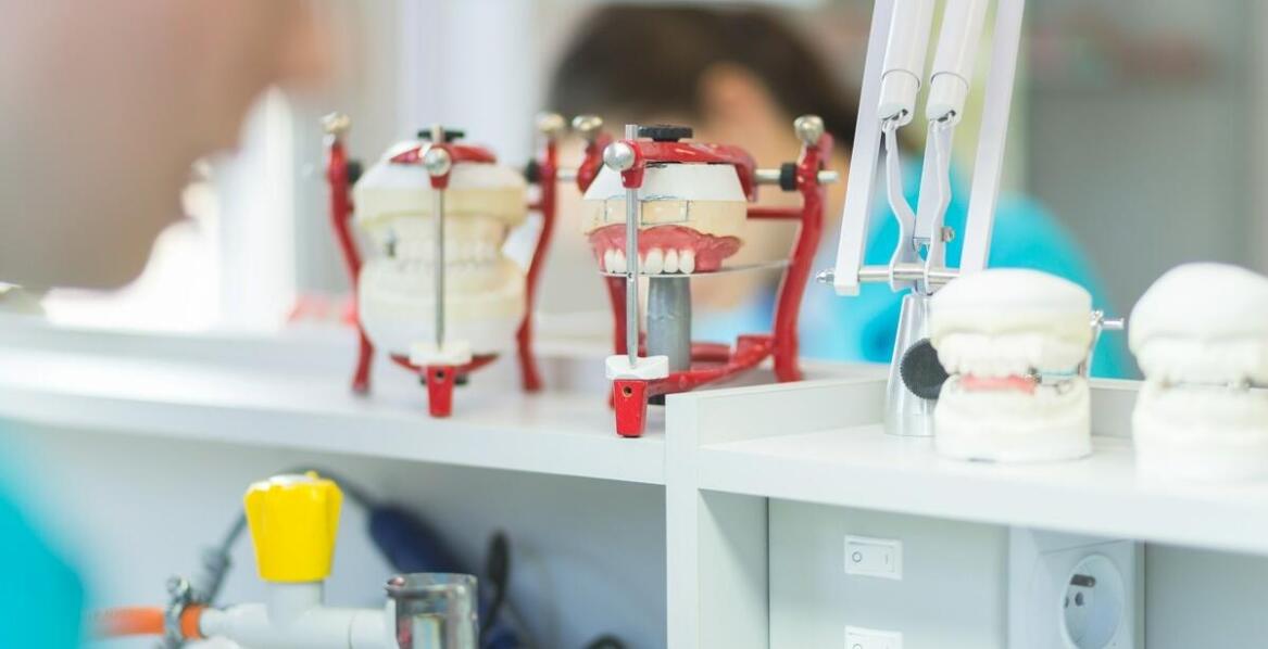 Jakie są najważniejsze zalety stosowania technologii CAD/CAM w protetyce?