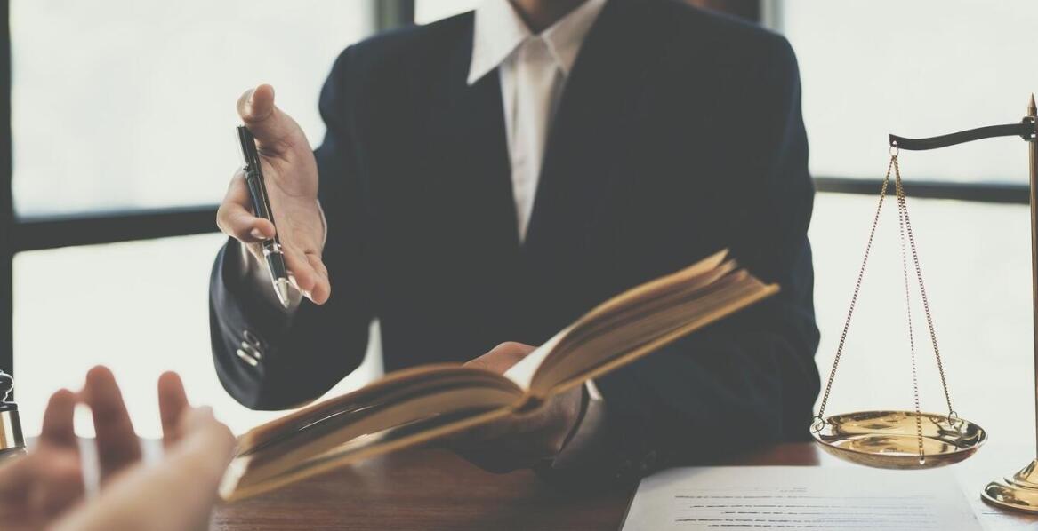 Kompleksowa prawna obsługa transakcji nieruchomościowych przez adwokata