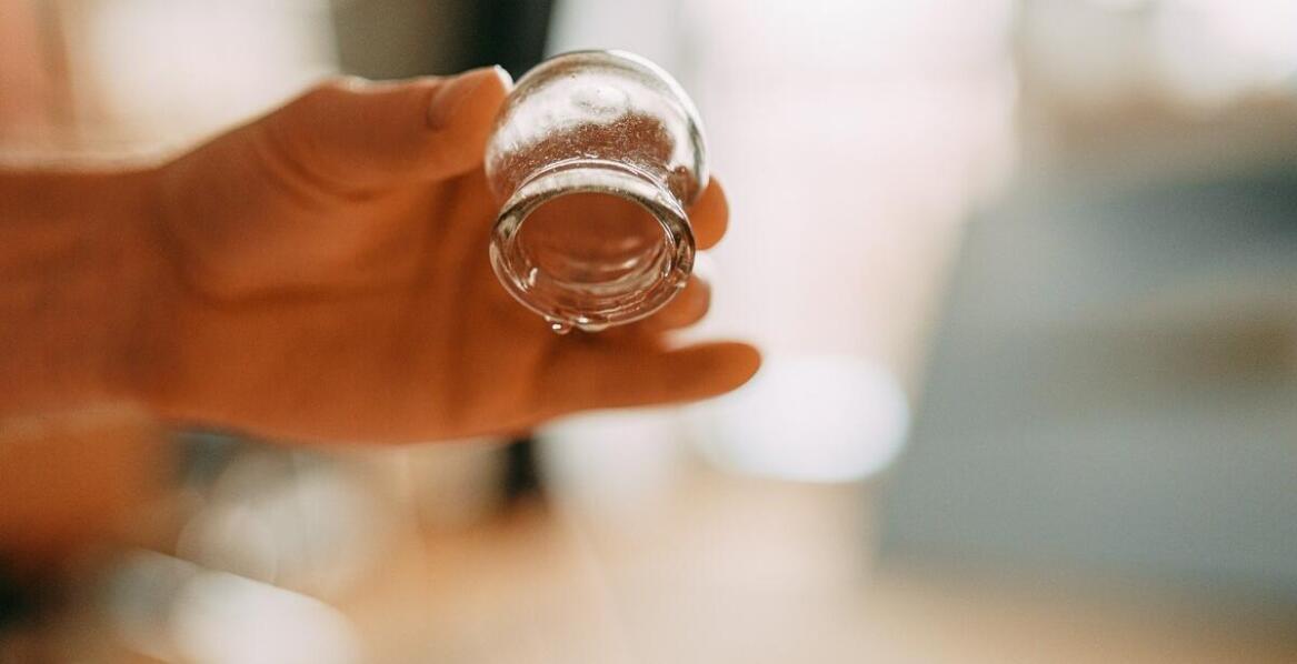 Szklane bańki ogniowe jako wsparcie w terapii antycellulitowej