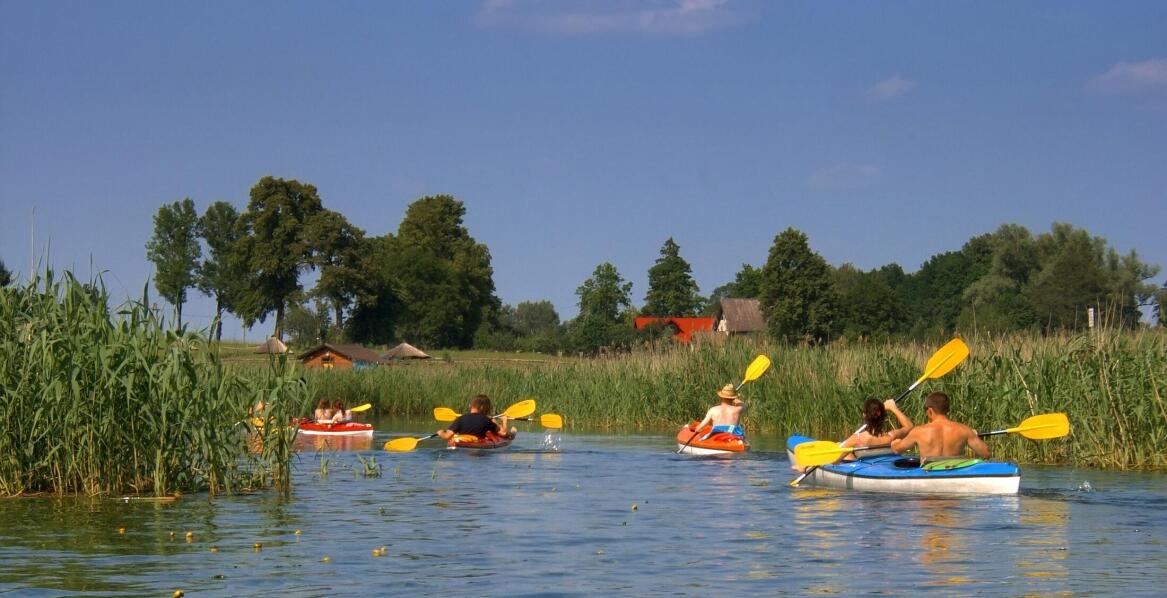 Wybierz swoją przygodę – trasy kajakowe dla zaawansowanych w Polsce