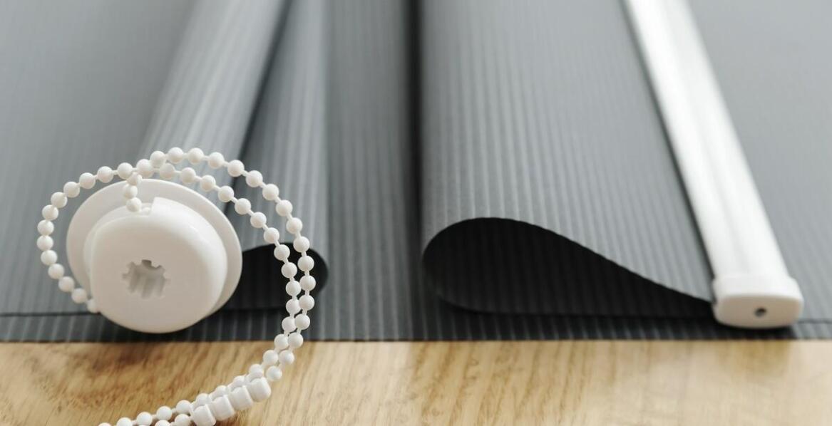 Rolety rzymskie - jakie sterujące mechanizmy wybrać?