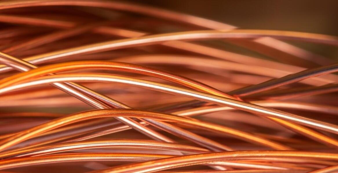 Miedziany uchwyt na papier a ekologia – czy to dobry wybór dla środowiska?