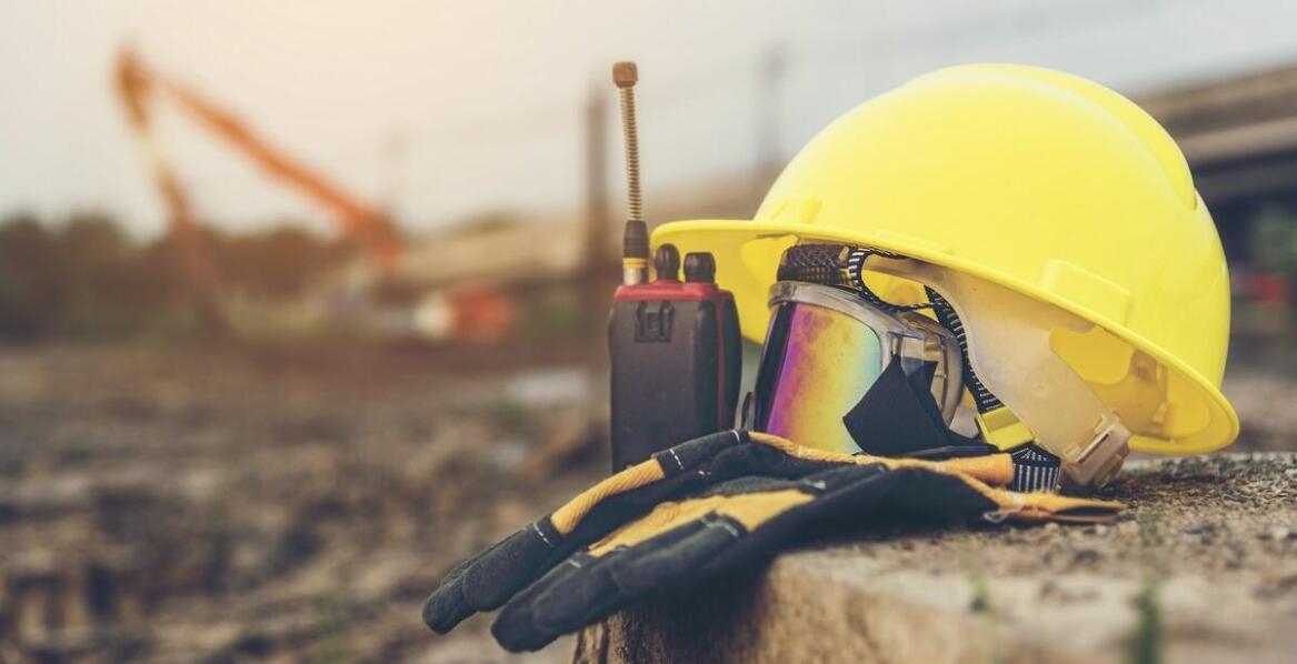 Jak dobrać odpowiednie robocze akcesoria do pracy w trudnych warunkach?