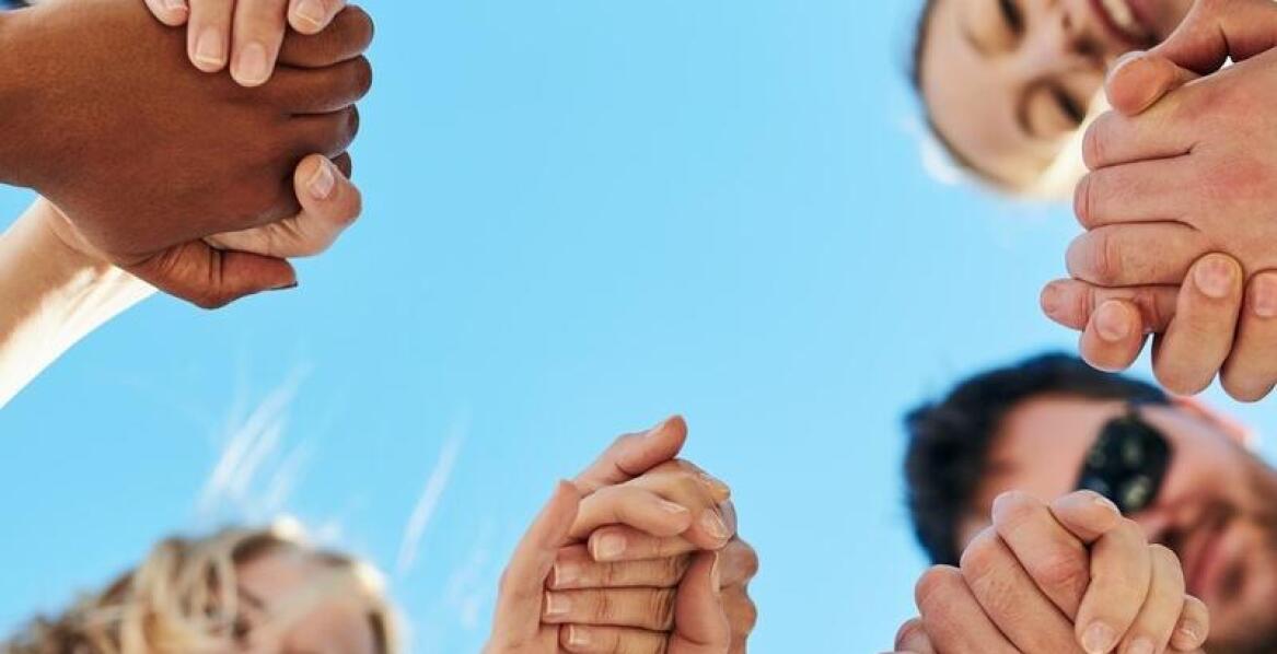 Od jakiego wieku można wziąć udział w kursie AFF spadochronowym?