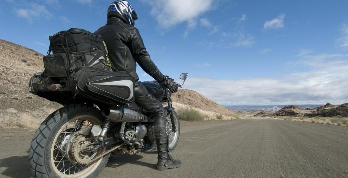 Klasyczne motocyklowe jeansy: styl i bezpieczeństwo w jednym