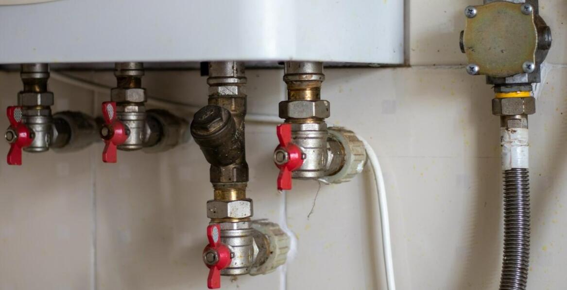 Jak zawór wodny 2 cale wpływa na efektywność instalacji wodnych?