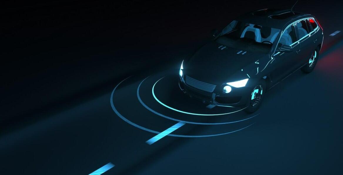 Wyznaczanie trasy samochodem: jakie technologie wspierają precyzyjne nawigowanie?