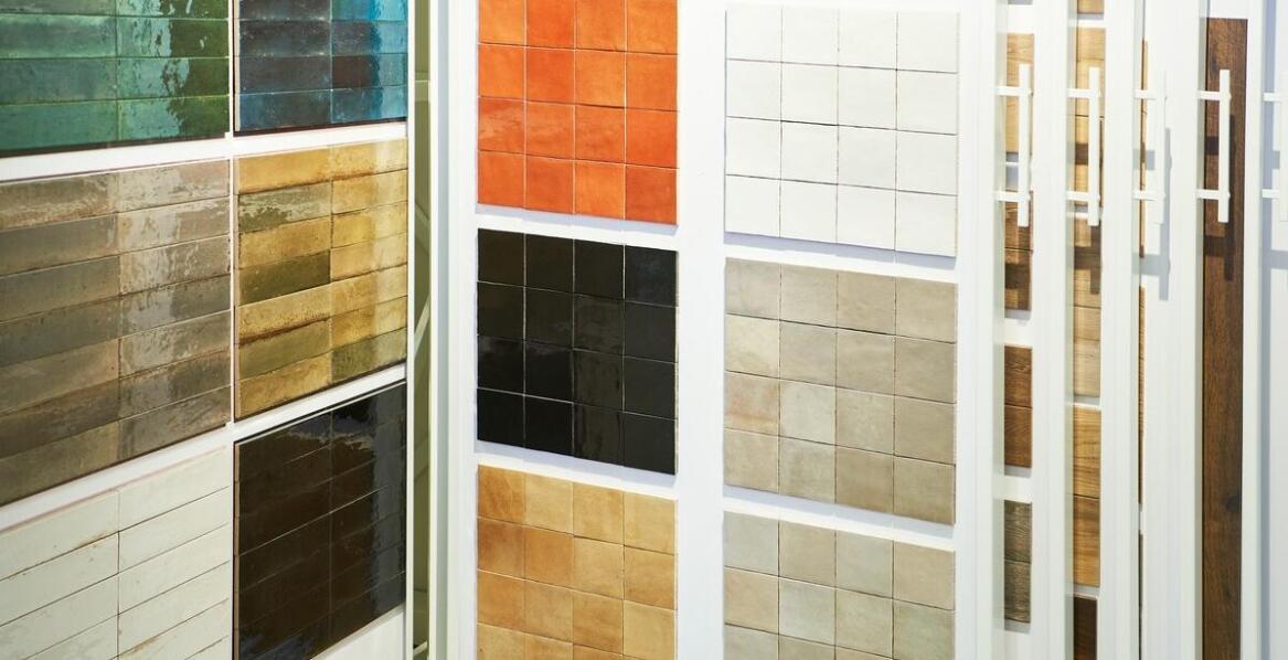 Innowacyjne metody recyklingu w produkcji reklamowych standów i stojaków