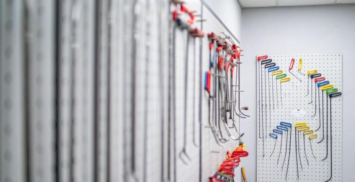 Nietypowe haki holownicze a standardowe – jakie są główne różnice?