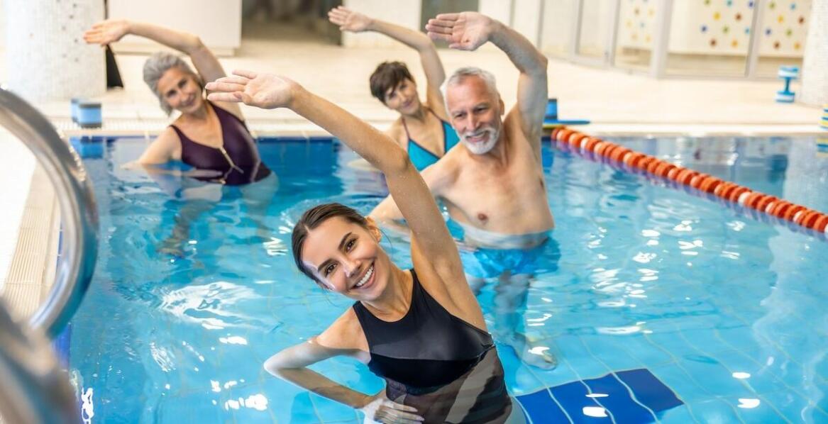 Jak rozpocząć naukę pływania dla dorosłych – pierwszy krok do sukcesu.