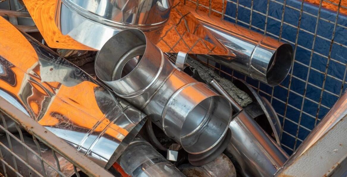 Jak wybrać najlepsze blacharskie obróbki do swojego dachu?