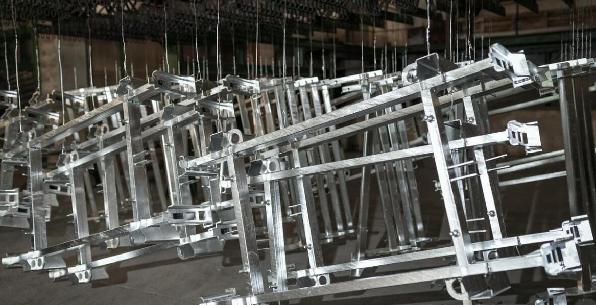 Przewodnik po cenniku usług galwanicznego srebrzenia – praktyczne wskazówki