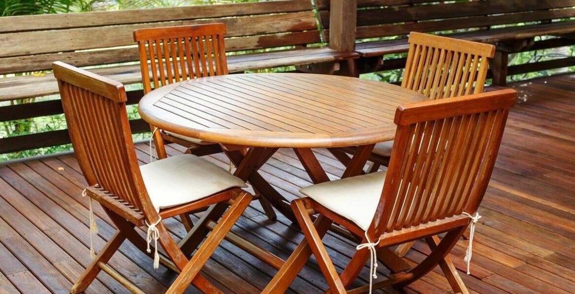 Ochrona zewnętrznych drewnianych elementów dzięki impregnatowi Altax