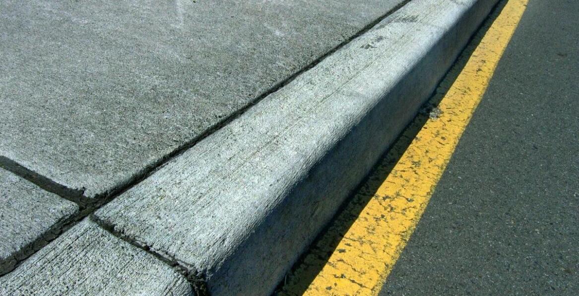 Sposoby na zwiększenie efektywności betonowych separatorów drogowych