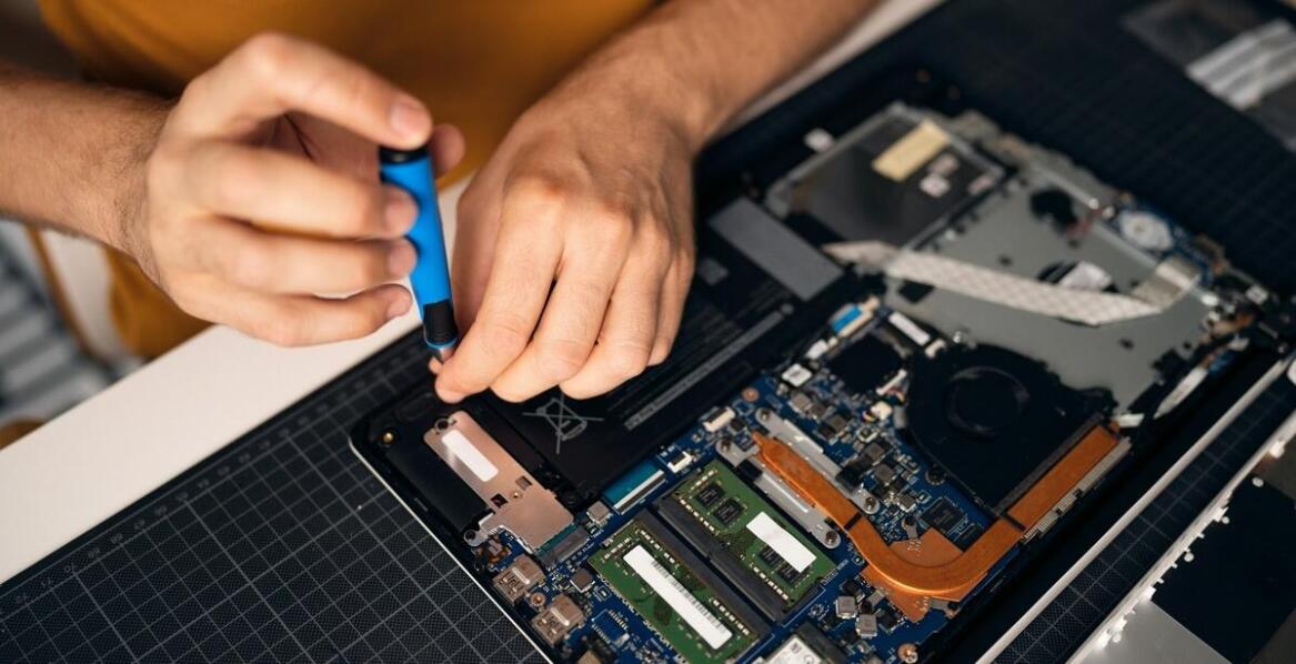 Profesjonalna wymiana i naprawa klawiatury w serwisie komputerowym we Wrocławiu