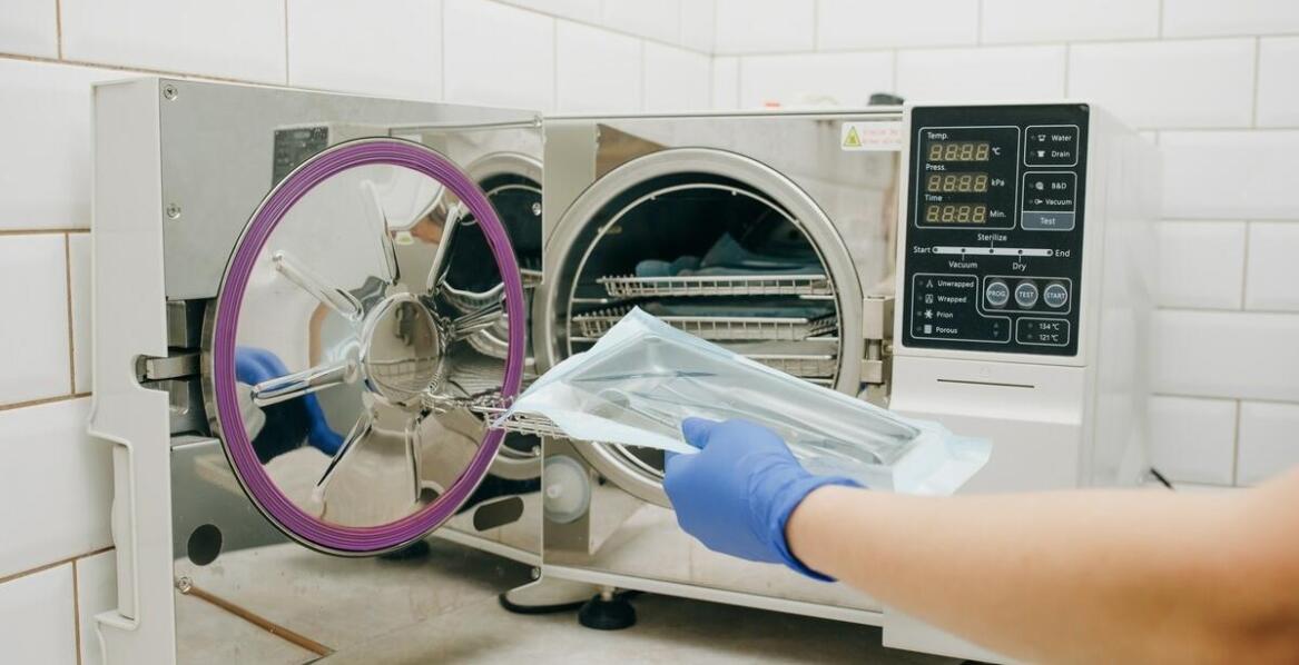 Jak zapewnić skuteczną dezynfekcję medycznych narzędzi przy użyciu Lysoformin 3000?