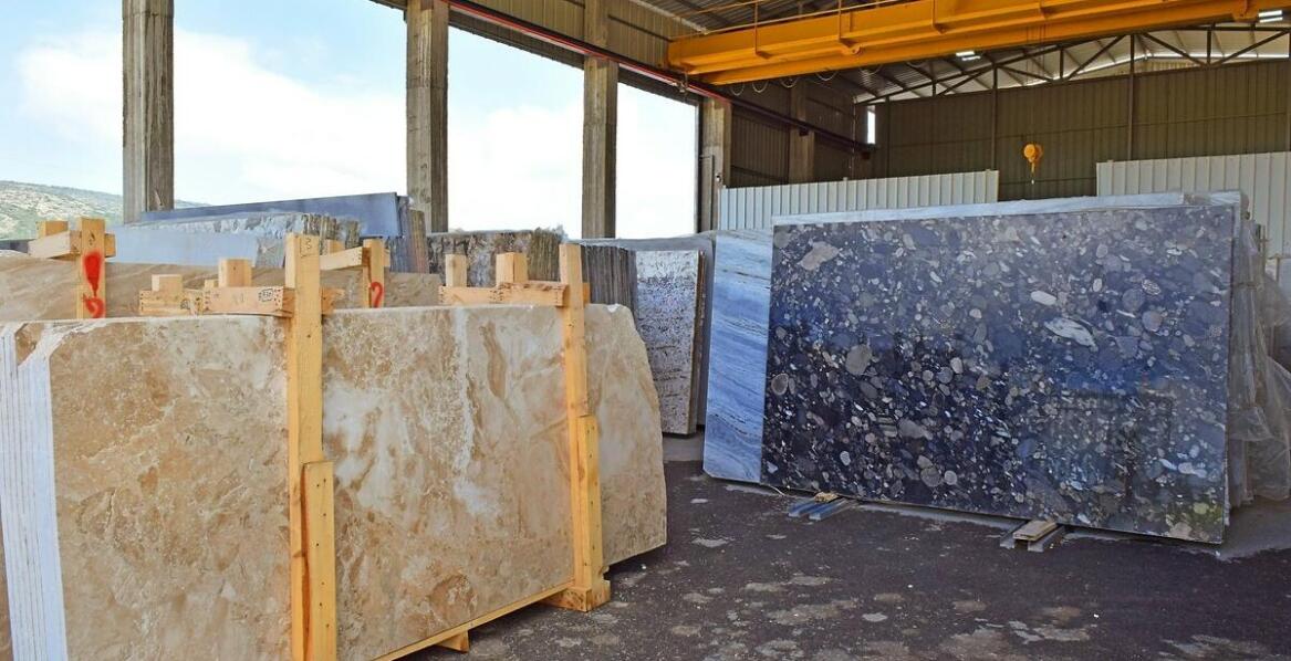 Innowacyjne podejścia do obróbki granitu w zakładzie kamieniarskim