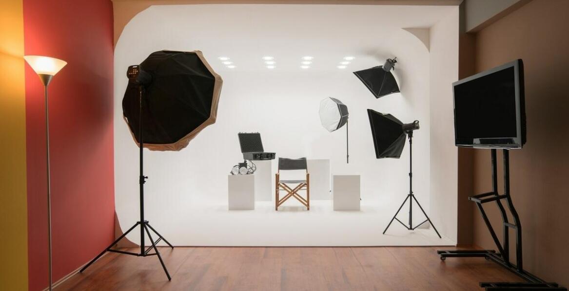 Dlaczego warto zainwestować w dużą fotograficzną parasolkę o średnicy 220 cm?