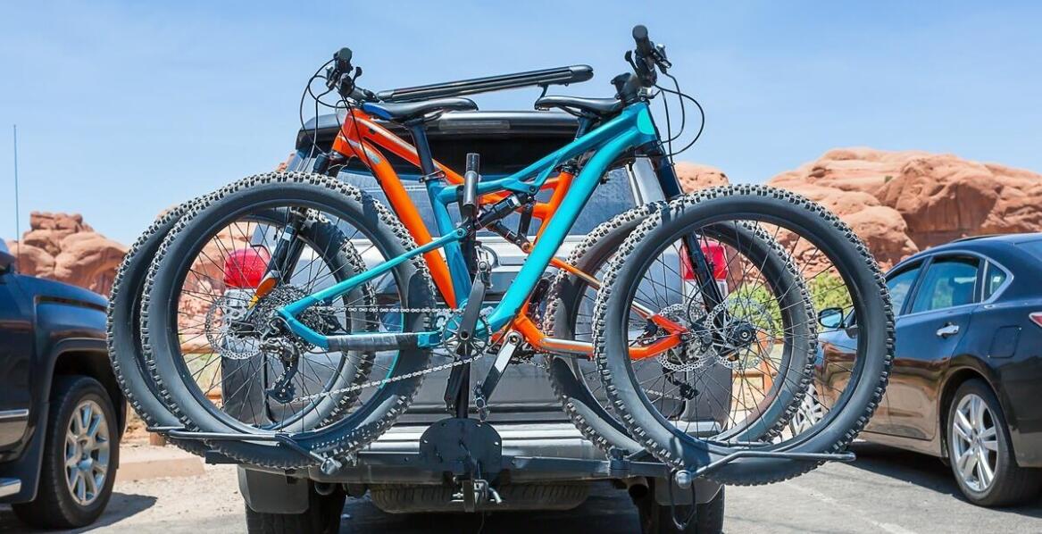Czy rowerowe bagażniki na hak są odpowiednie dla każdego samochodu?