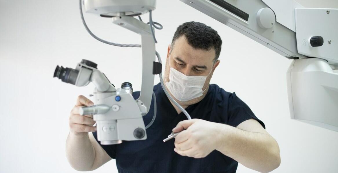 Jak mikroskopowa endodoncja zwiększa skuteczność leczenia kanałowego?