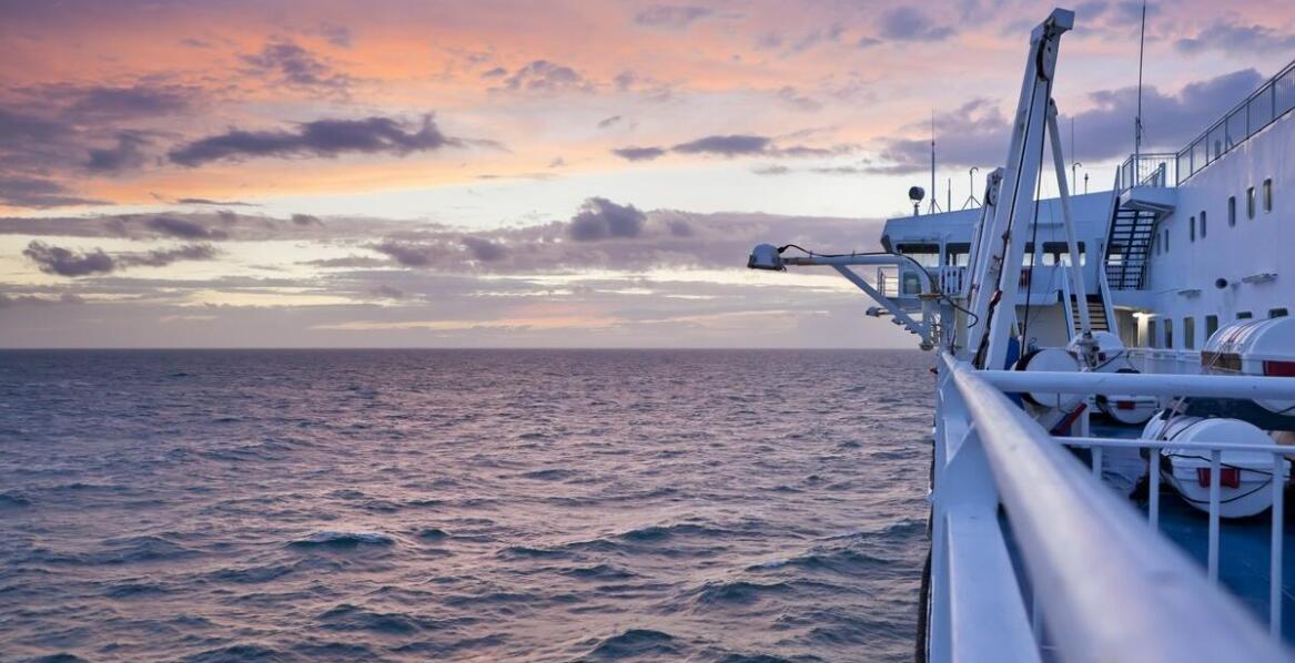 Rola satelitarnego internetu w bezpieczeństwie komunikacji morskiej