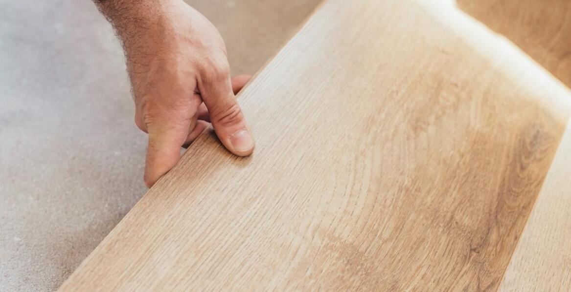 Oszczędności dzięki winylowym panelom: długoterminowa analiza kosztów