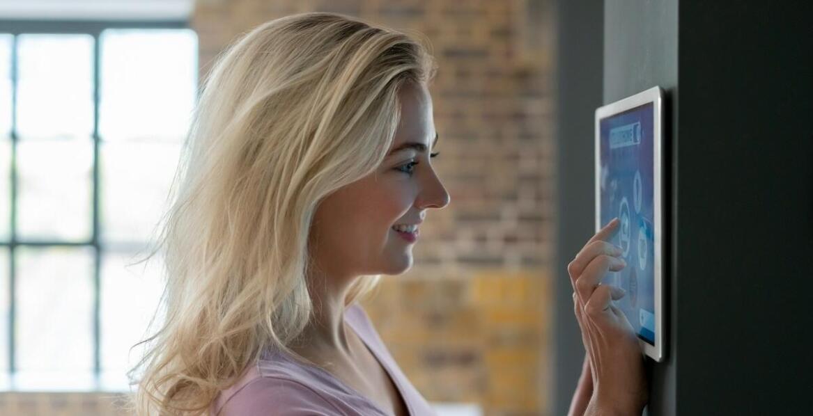 Jakie są zalety integracji radiowych sterowników z systemami smart home?