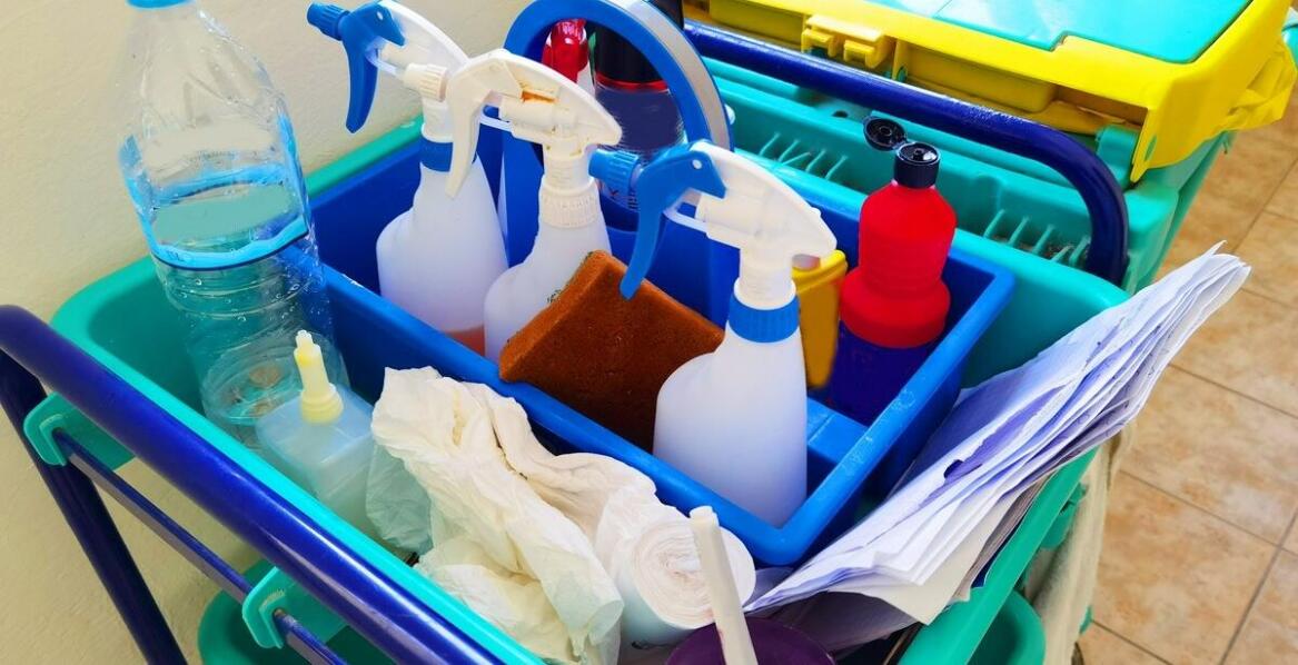 Skuteczność różnych płynów do dezynfekcji spożywczych maszyn  – co warto wiedzieć?