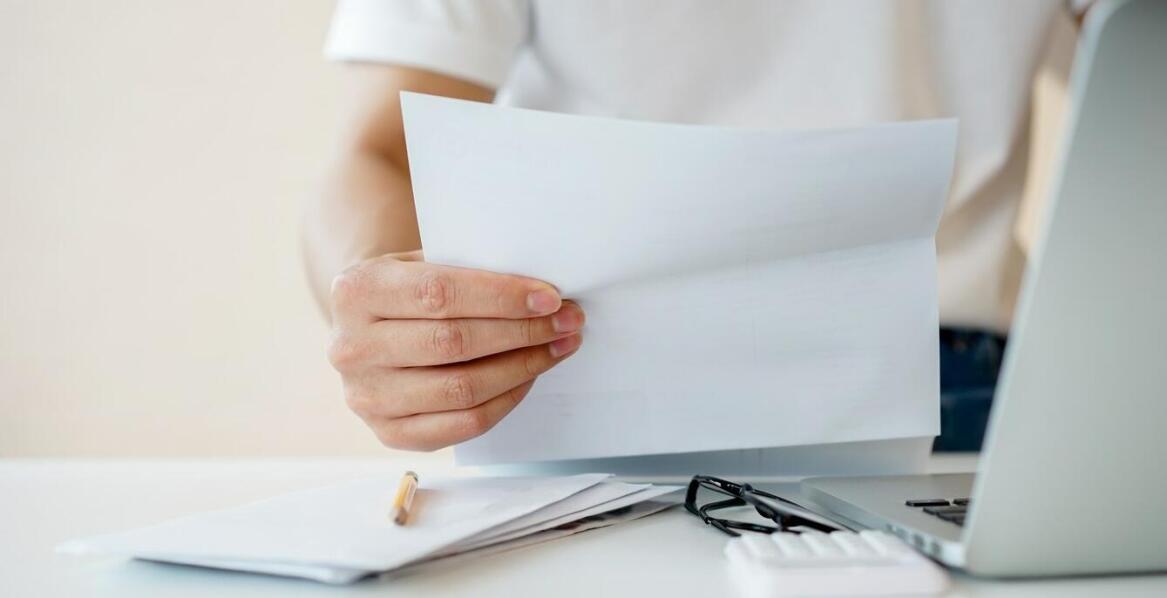 Proces zaprzeczania macierzyństwu: jakie są kluczowe kroki?