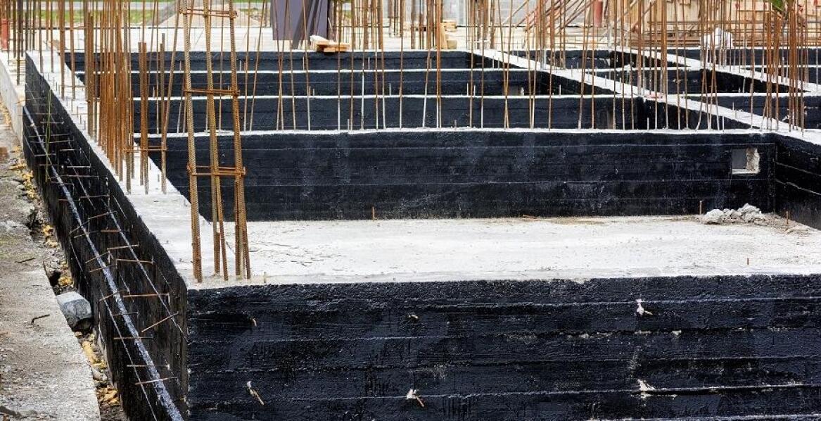 Wpływ izolacji fundamentów na stabilność konstrukcji budynku