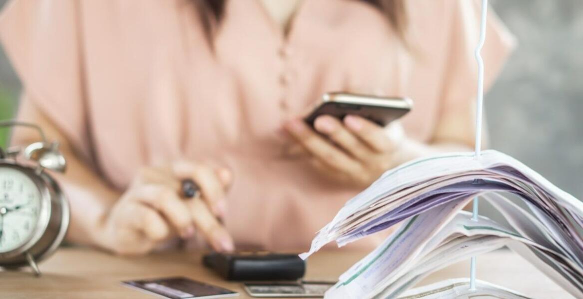 Jakie są najczęstsze wyzwania w procesie dochodzenia roszczeń przez komornika?