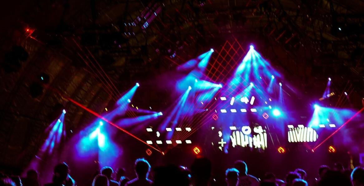 Jak muzyczne festiwale przyciągają międzynarodową publiczność?