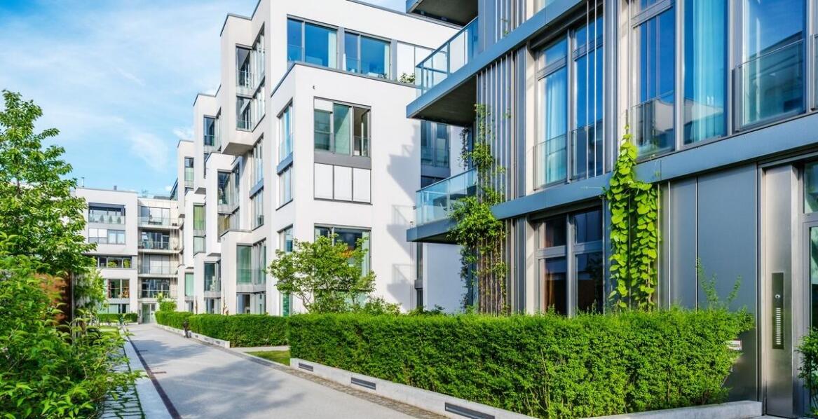 Jakie są zalety mieszkań na sprzedaż w strzeżonym osiedlu?