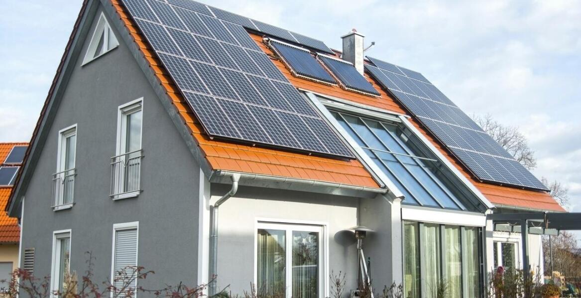 Inwestycja w panele fotowoltaiczne a wzrost wartości nieruchomości