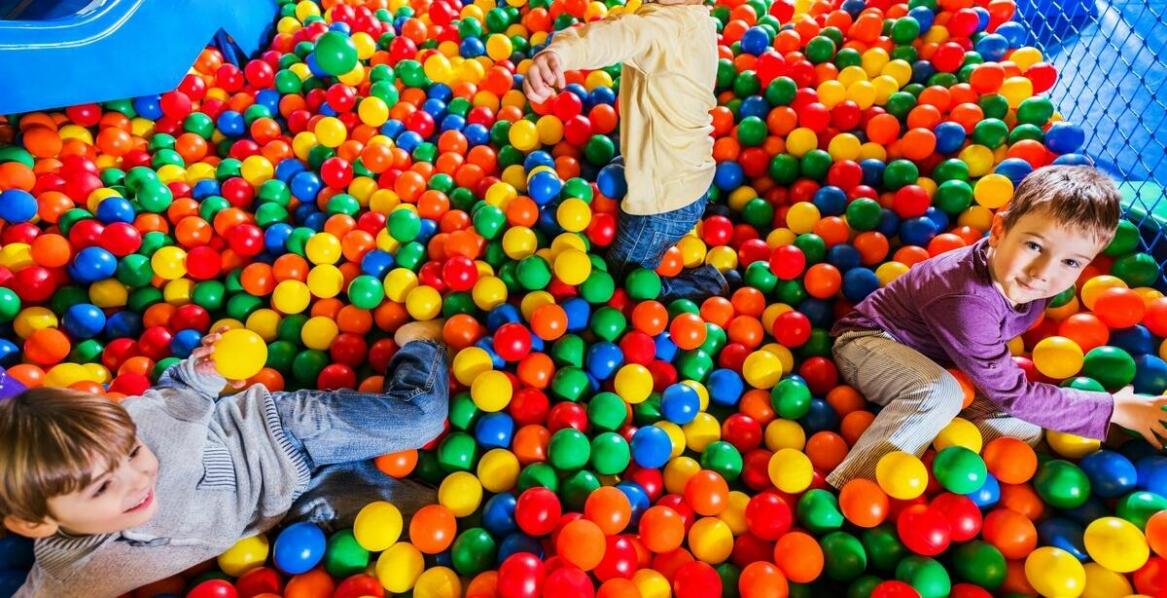 Unikalna zabawa laserowy labirynt dla grup i rodzin