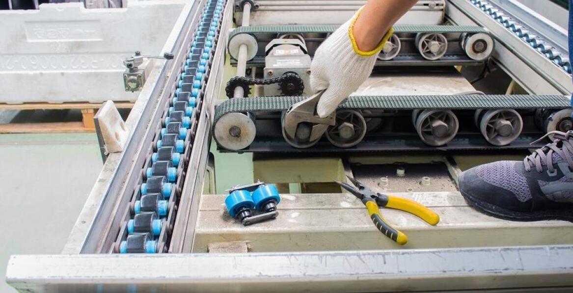 Jak całodobowy serwis naprawczy wpływa na niezawodność systemów transportowych?