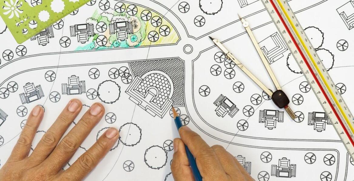 Jak skutecznie zaplanować projekt namiotowej hali pod kątem lokalnych warunków?