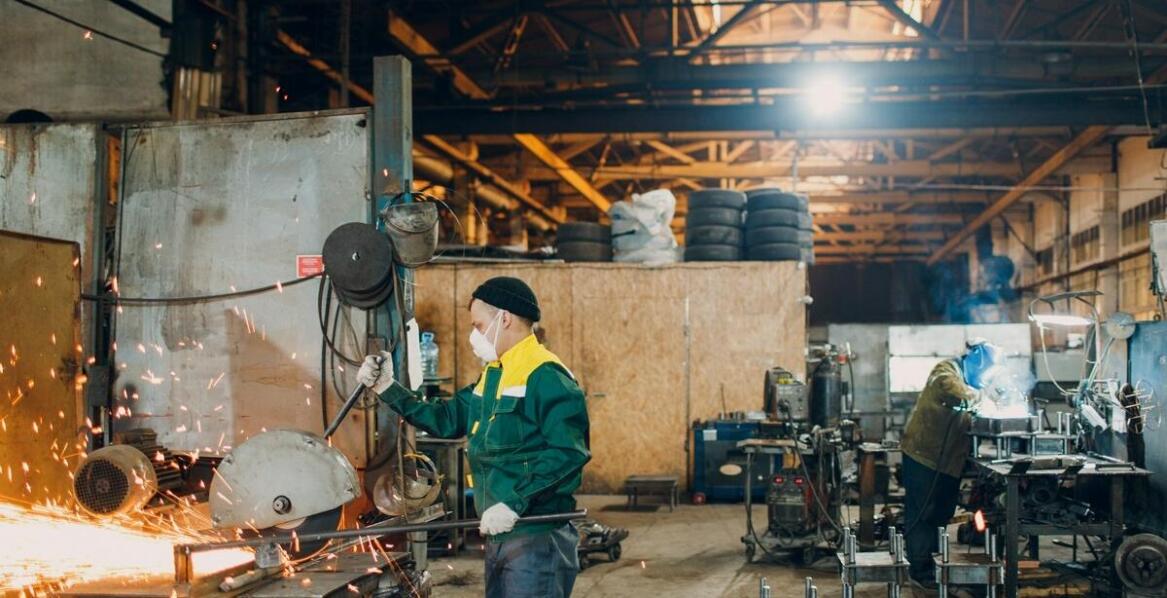 Wpływ materiałów na trwałość wysokich warsztatowych krzeseł