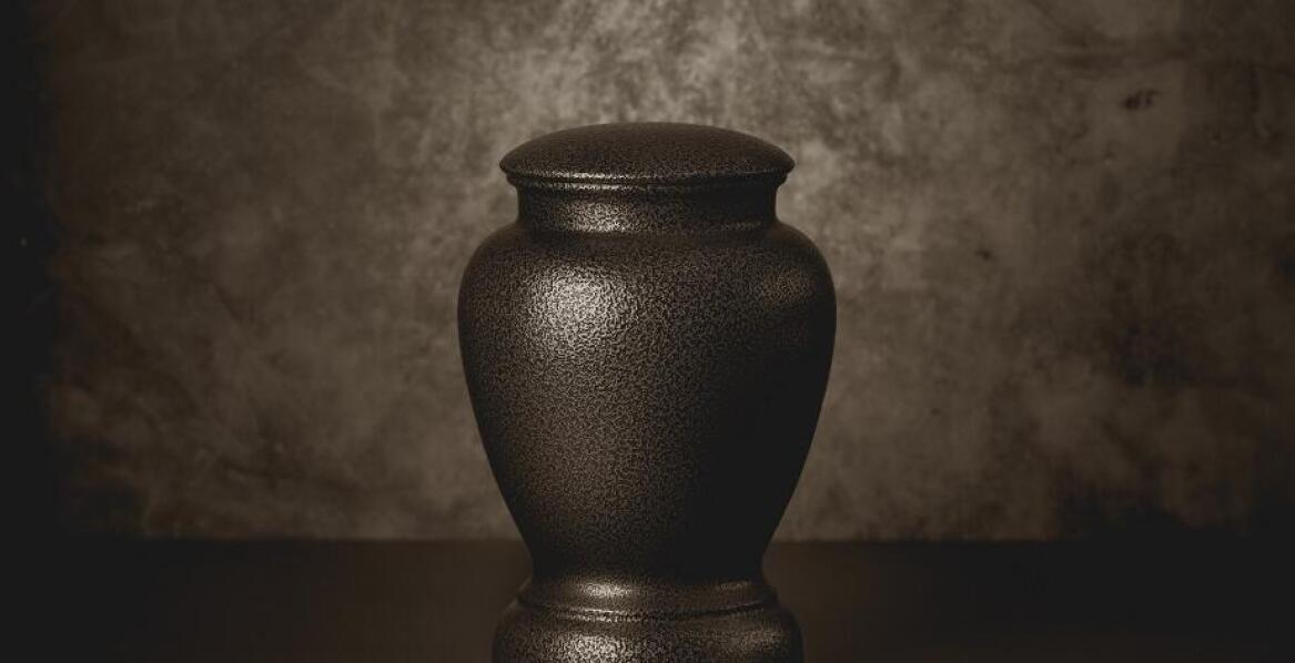 Wybór urny – na co zwrócić uwagę przy jej zakupie?