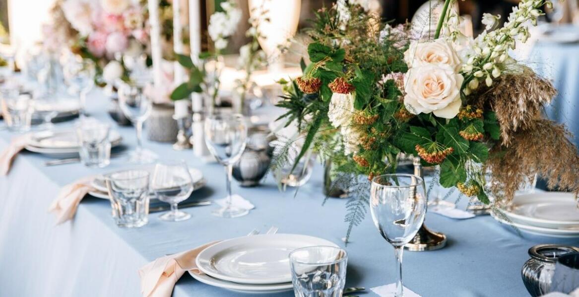 Jak dopasować dekoracje i menu do charakteru tego jubileuszu?