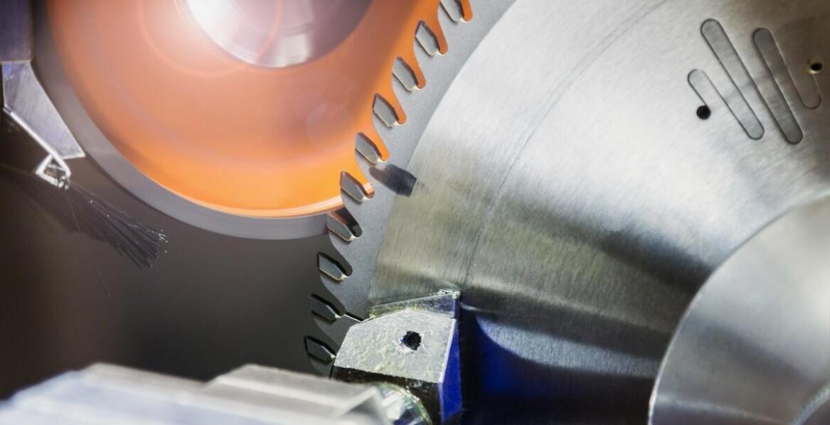 Wpływ precyzyjnego szlifowania na jakość regeneracji tarczy sprzęgła.